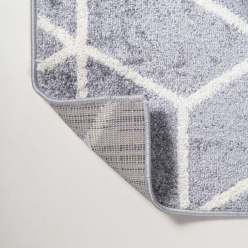 3'x5' Tumbling Blocks Modern Geometric Area Rug, Light Gray/White - JONATHAN Y