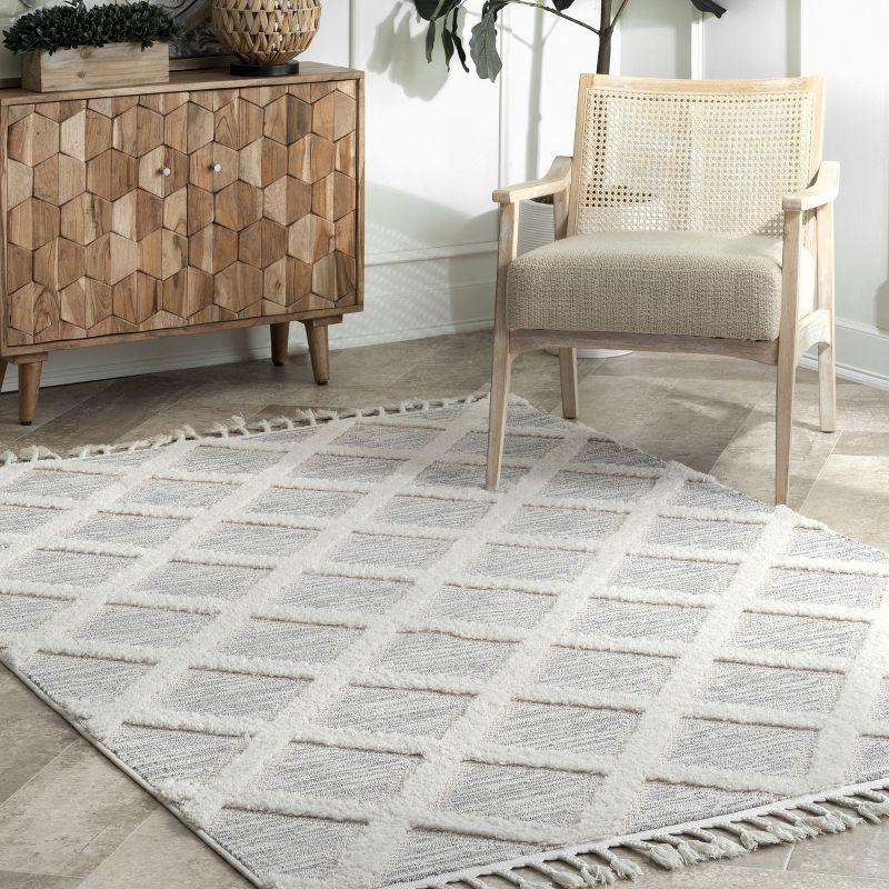 Ivory Trellis Shag 10' x 14' Reversible Synthetic Rug