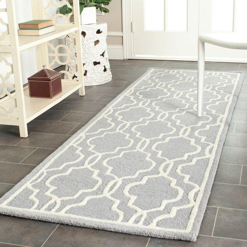 Cambridge CAM131 Tufted Indoor Runner Rug - Silver/Ivory - 2'6"x16' - Safavieh