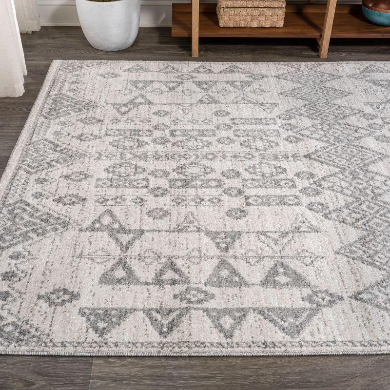 Idris Geometric Diamond 4' x 6' Gray Synthetic Area Rug