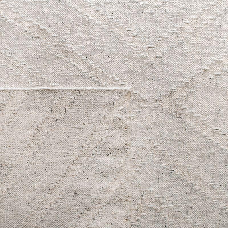 Kilim KLM516 Hand Woven Area Rug - Ivory/Ivory - 4'x6' - Safavieh.