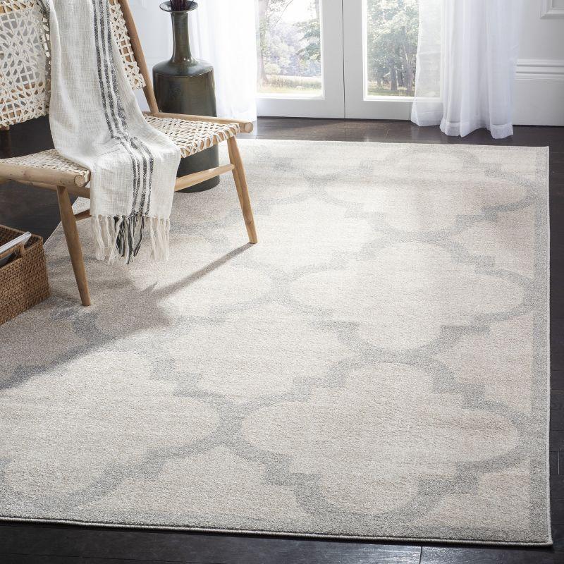 Amherst AMT423 Power Loomed Indoor Area Rug - Beige/Light Grey - 5'x5' - Safavieh