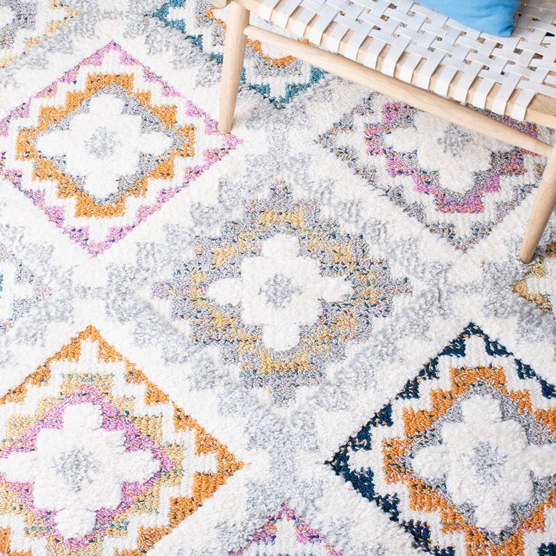 Moroccan Fringe Shag MFG106 Power Loomed Area Rug - Grey/Ivory - 5'3"x7'6" - Safavieh.