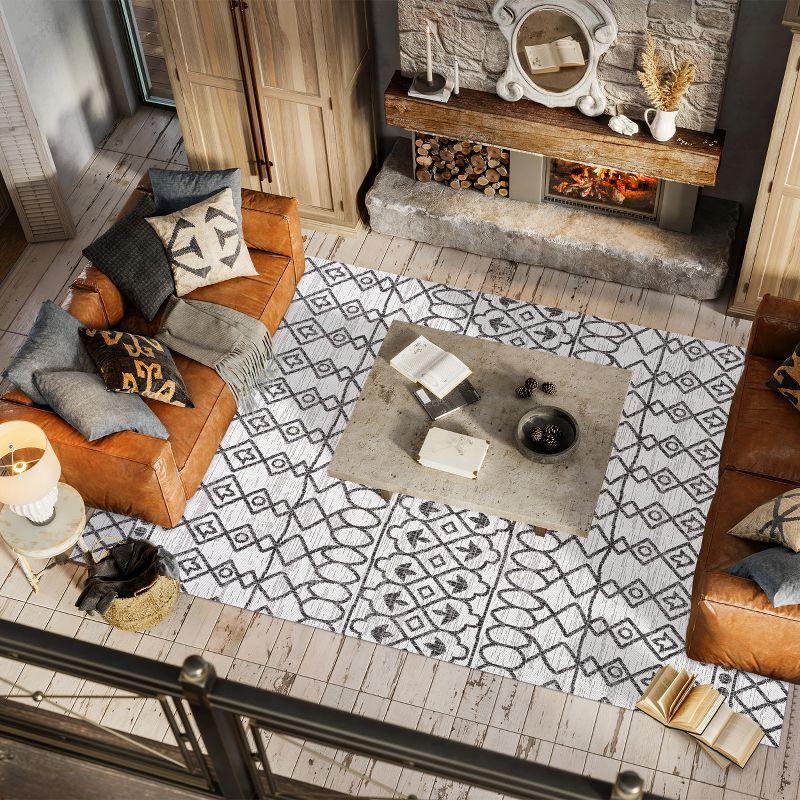 3'x5' Kafel Modern Bohemian Indoor/Outdoor Area Rug, Ivory/Black - JONATHAN Y