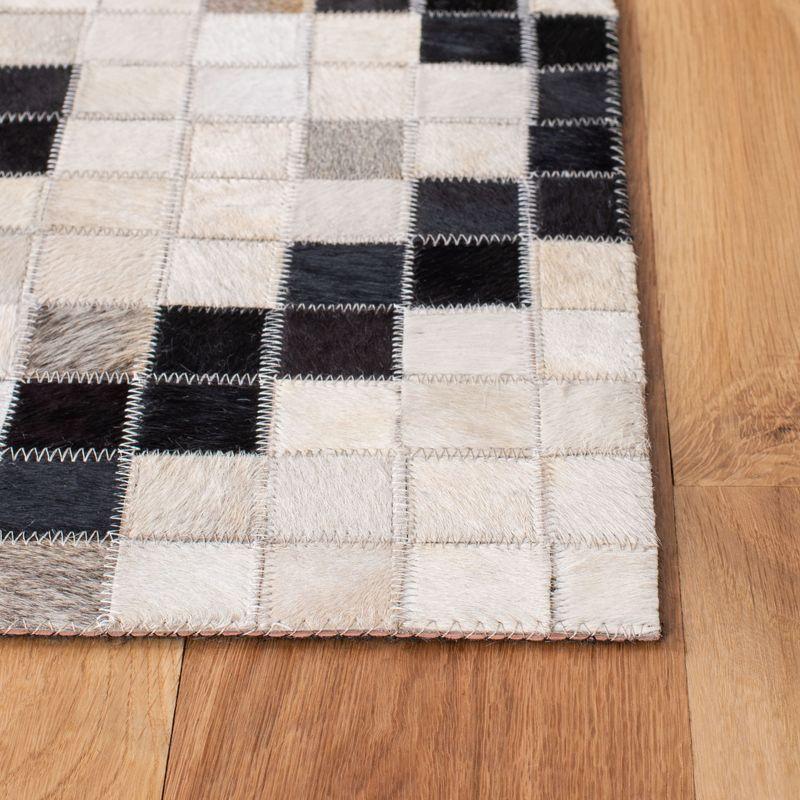 Studio Leather STL811 Hand Woven Area Rug - Ivory/Black - 4'x6' - Safavieh.