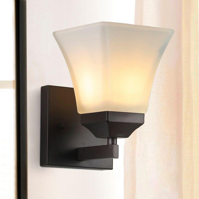 JONATHAN Y Staunton 1-Light Iron/Glass Modern Cottage LED Vanity Light