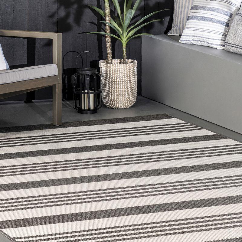 nuLOOM Robin Multi Stripe Indoor/Outdoor Area Rug