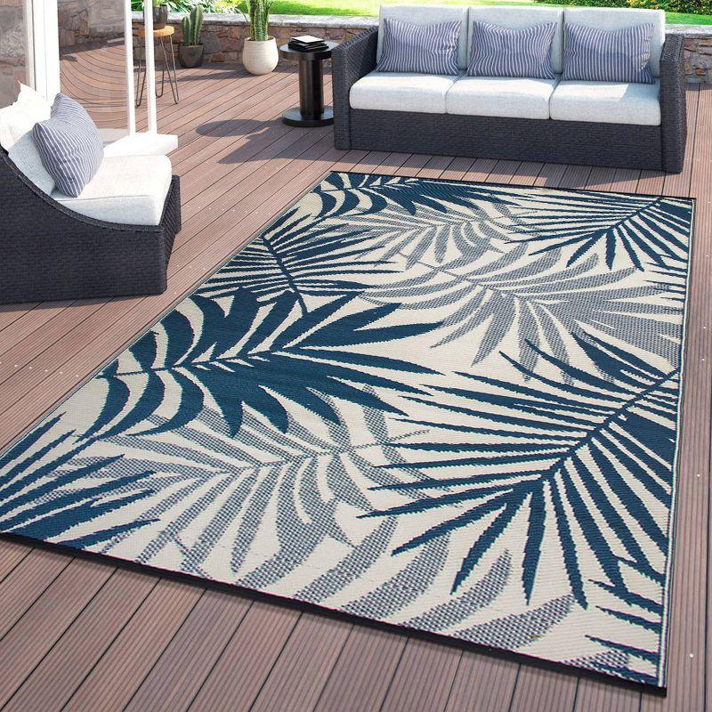 Blue Floral Reversible Synthetic 5' x 7' Indoor Outdoor Rug