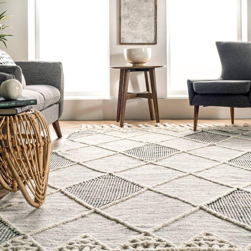 Becca Diamond Trellis Tassel Wool Area Rug Ivory - nuLOOM