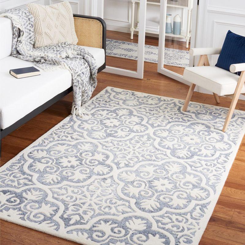 Elegant Floral Light Blue Hand-Tufted Wool Area Rug 4' x 6'