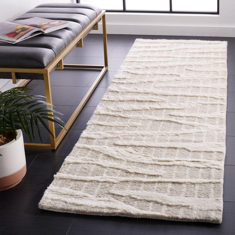 Manhattan MAN159 Hand Tufted Area Rug  - Safavieh