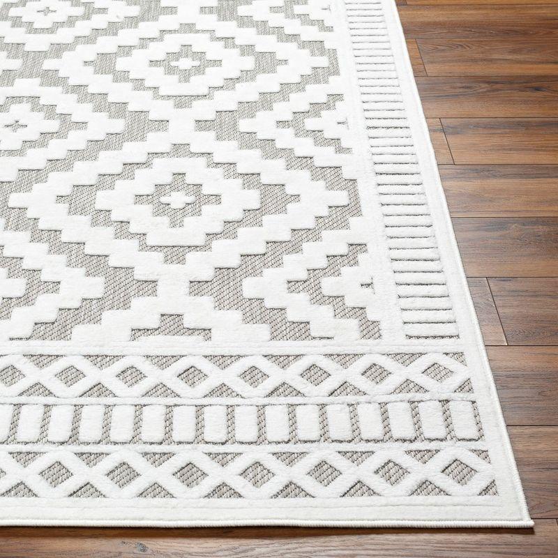 Livabliss San diego 5'3"x7' Rectangle Woven Indoor and Outdoor Area Rugs Gray