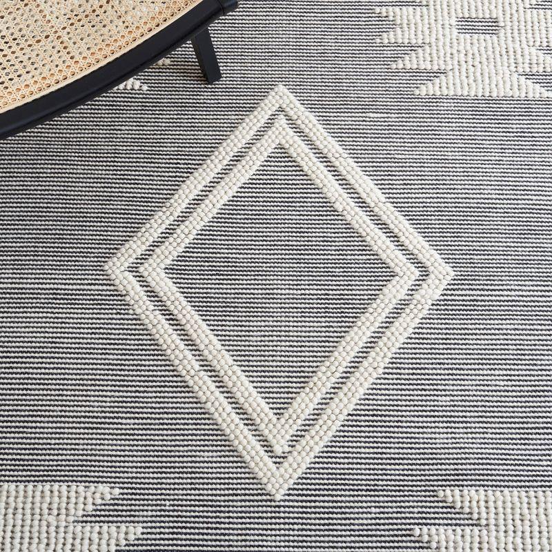 Handwoven Ivory and Black Wool Diamond Area Rug, 5' x 8'