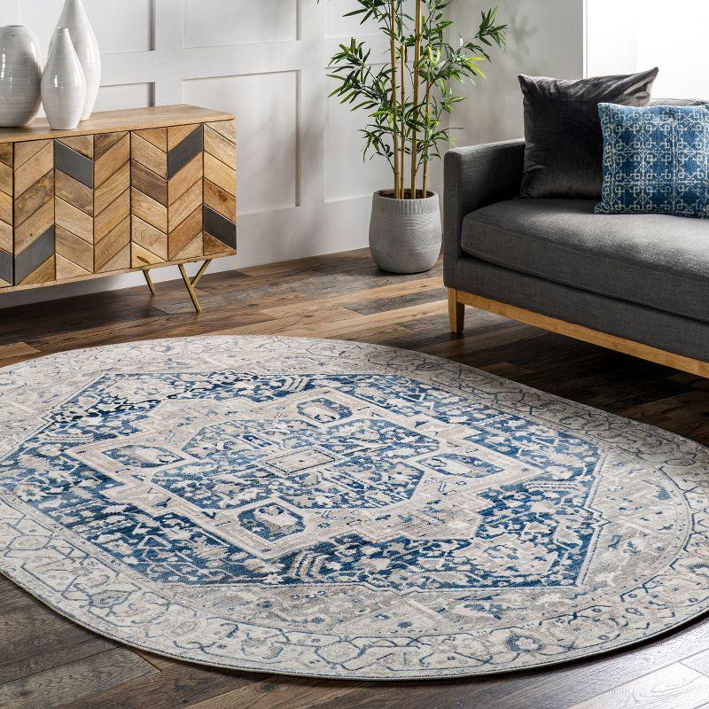 Reversible Gray Medallion Synthetic Oval Rug, 4' x 6'