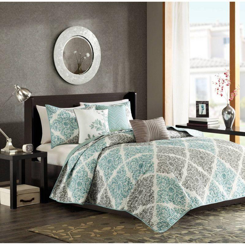 Madison Park 6 Piece Printed Quilt Set with Throw Pillows