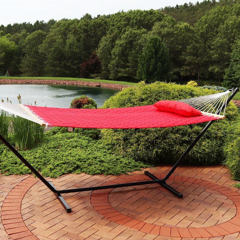 Sunnydaze Red Quilted Fabric 2-Person Hammock with Spreader Bars