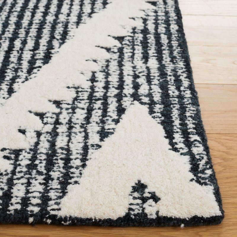 Metro MET185 Hand Tufted Area Rug  - Safavieh