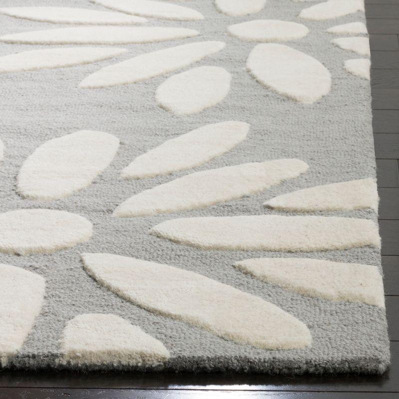 Safavieh Kids Daisy SFK914 Hand Tufted Indoor Area Rug - Grey/Ivory - 5'x5' - Safavieh