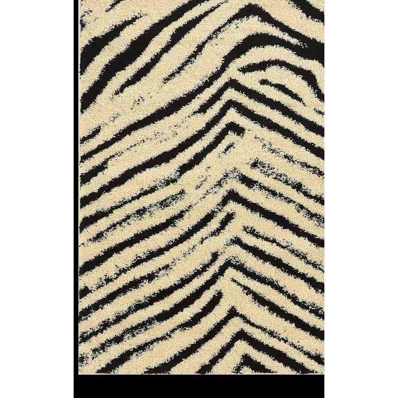 Ivory and Black 8' x 10' Shag Rug