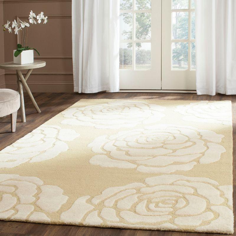 Luxurious Hand-Tufted Wool Area Rug in Light Gold and Ivory, 8' x 10'