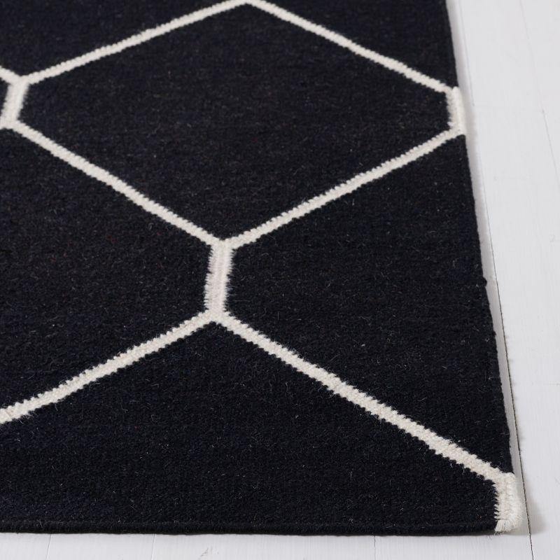 Dhurries DHU635 Hand Woven Area Rug - Black/Ivory - 4'x6' - Safavieh.
