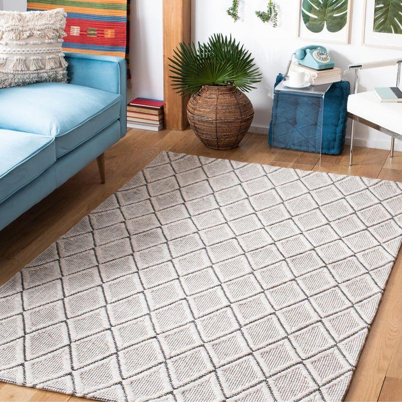 Marbella MRB321 Hand Woven Indoor Area Rug - Silver/Black - 8'x10' - Safavieh