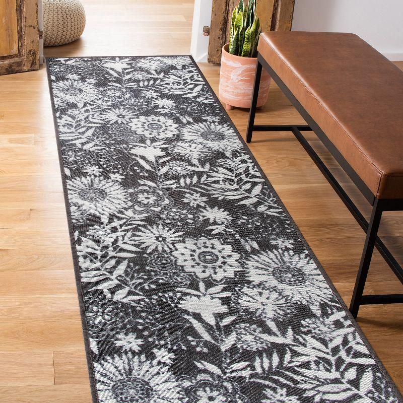 World Rug Gallery Modern Floral Flowers Indoor/Outdoor Area Rug