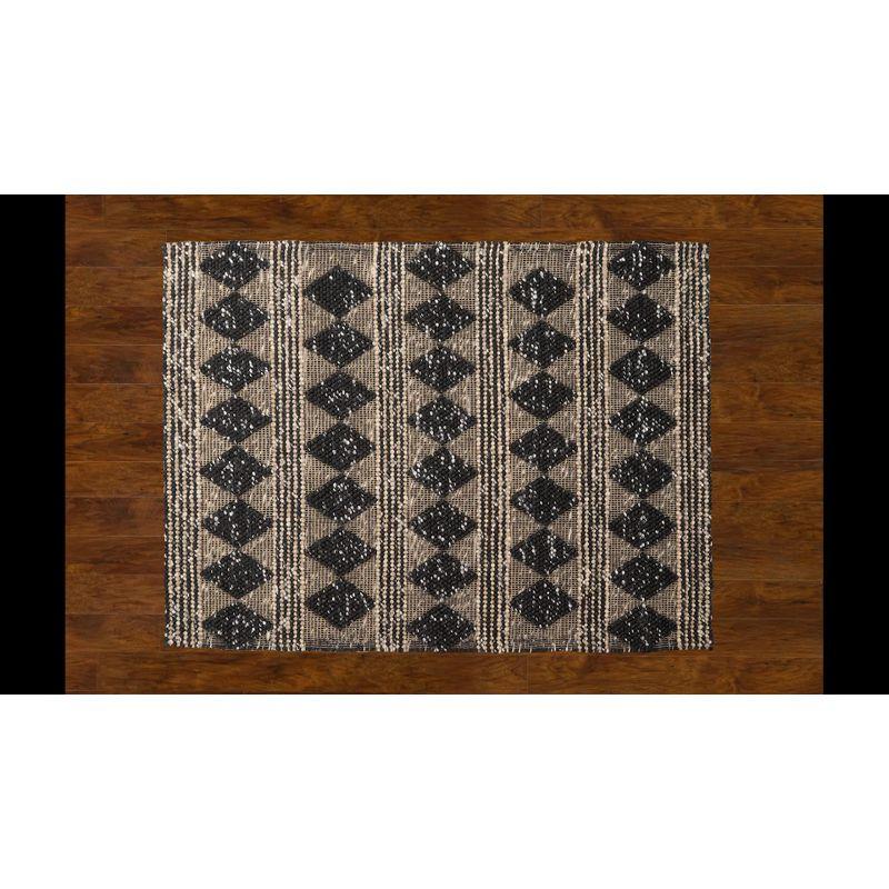 Andes Geometric Accent Rug Black - Momeni