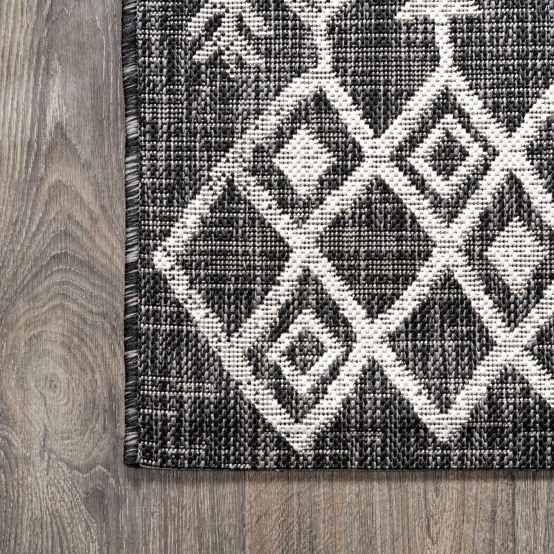 Tokay Bohemian Inspired Geometric Indoor/Outdoor Area Rug - JONATHAN Y