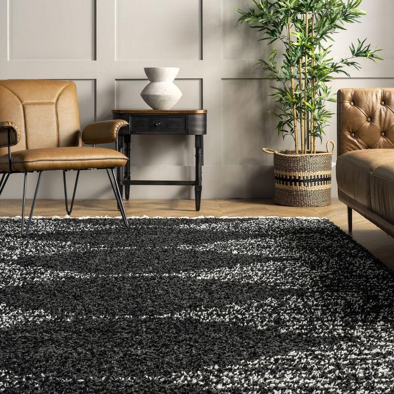 Nuloom Bria Geometric 4x6 Shag Indoor Area Rug for Living Room Bedroom Dining Room Nursery, Black/Ivory