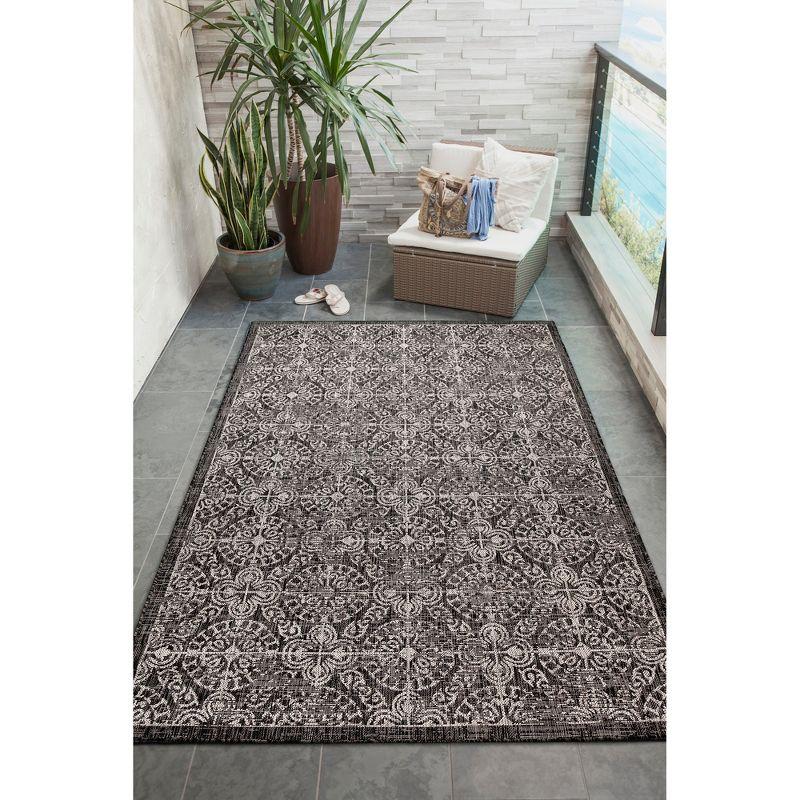 Liora Manne Carmel Antique Tile Indoor/Outdoor Rug Black 7'10" x 9'10"