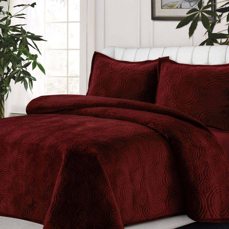 Tribeca Living Capri Velvet Quilt Set