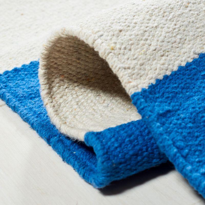 Montauk MTK712 Hand Woven Indoor Accent Rug - Blue/Ivory - 2'6"x4' - Safavieh