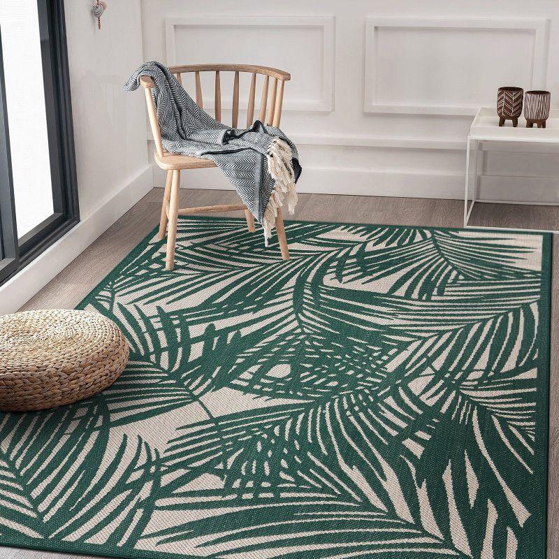 Tropical Green Palm Leaf Easy-Care Indoor/Outdoor Area Rug 5' x 7'