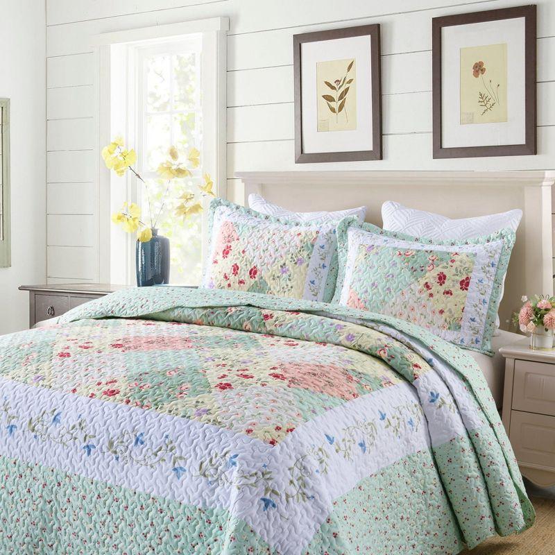 MarCielo Floral Quilt Set