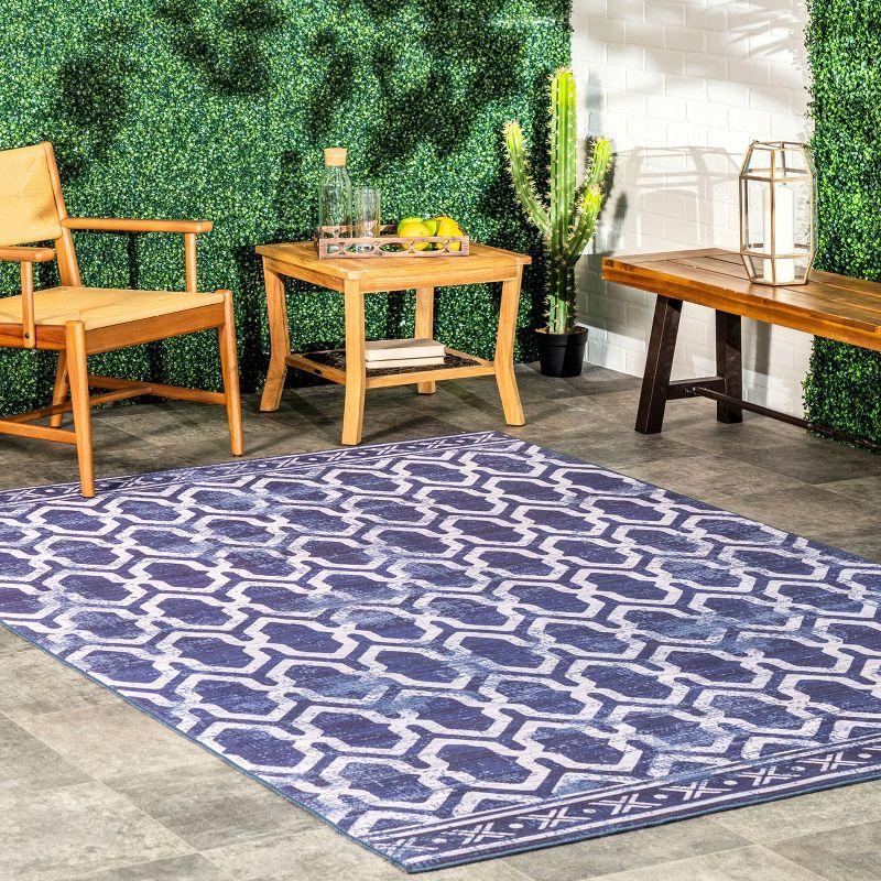 Nuloom Fae Geometric Machine Washable Indoor/Outdoor Area Rug