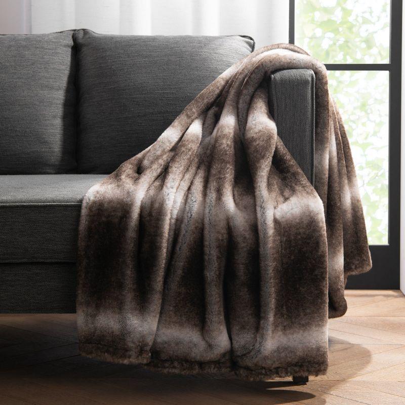 Aston & Arden Bronze Moon Poly Faux Fur Throw 50x70 Brown Ombre