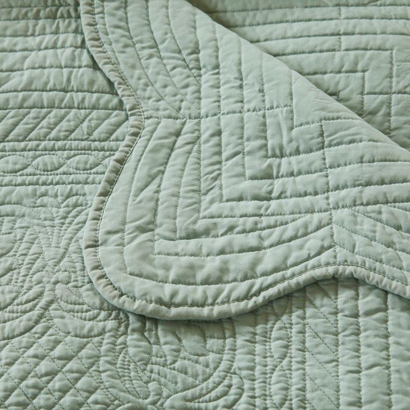 Madison Park Journey Oversized Quilted Throw with Scalloped Edges