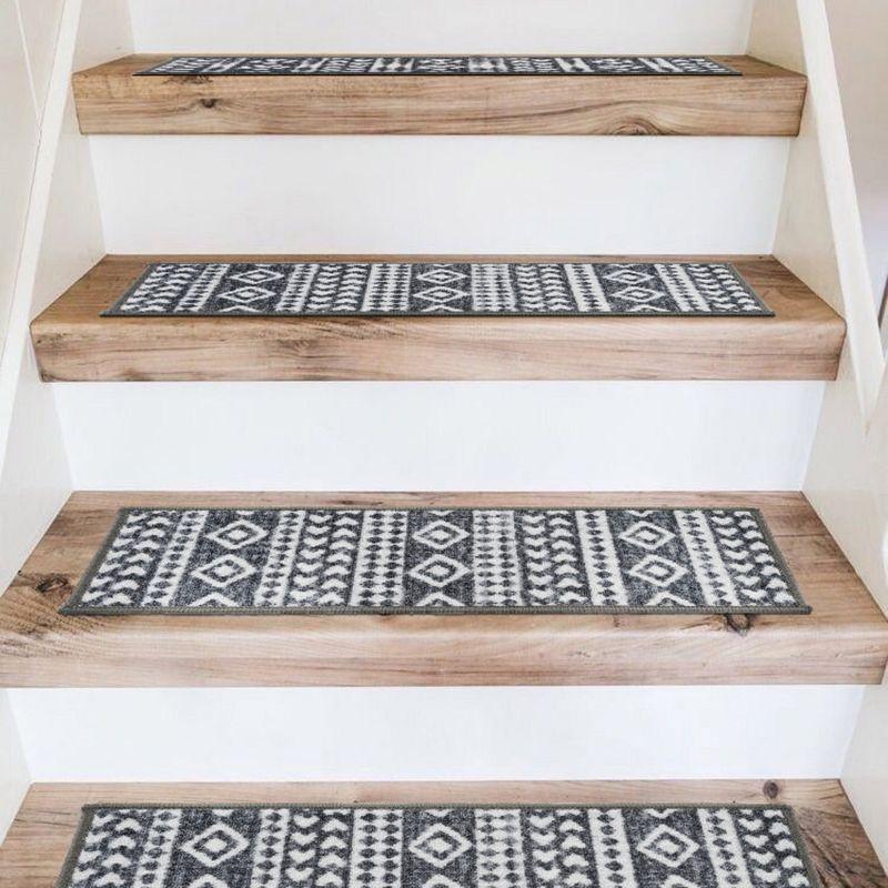 World Rug Gallery Geometric Bohemian Non-Slip Stair Treads