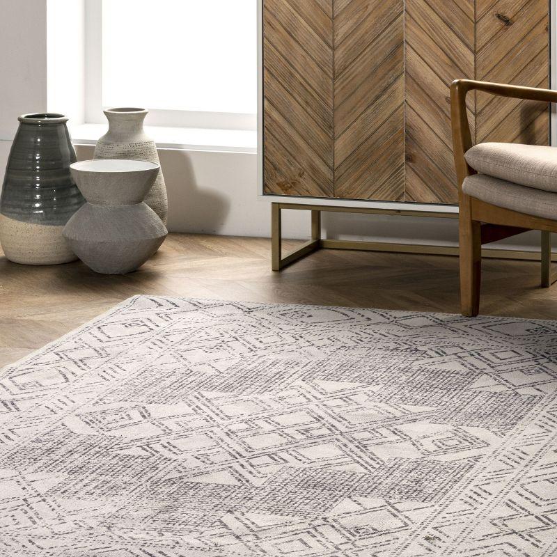 Nuloom Mia Medallion 2x12 Machine Washable Runner Indoor Area Rug for Living Room Bedroom Dining Room Entryway Hallway Kitchen, Light Grey/Ivory