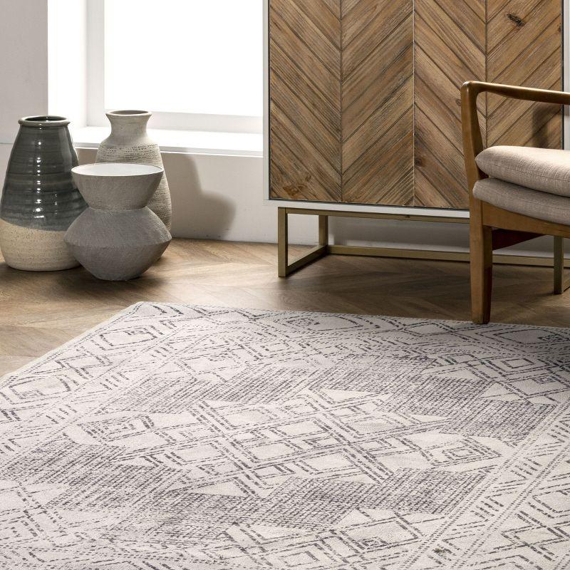 Nuloom Mia Machine Washable Geometric Medallion Indoor Area Rug