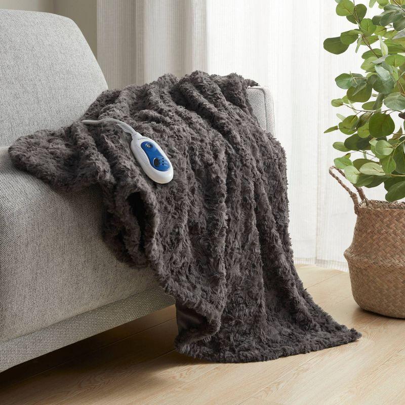 Beautyrest Beautyrest Zuri Oversized Heated Faux Fur Throw