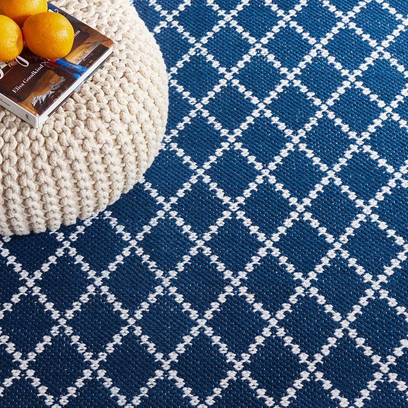 Montauk MTK706 Hand Woven, Flat Weave Indoor Accent Rug - Navy/Ivory - 3'x5' - Safavieh
