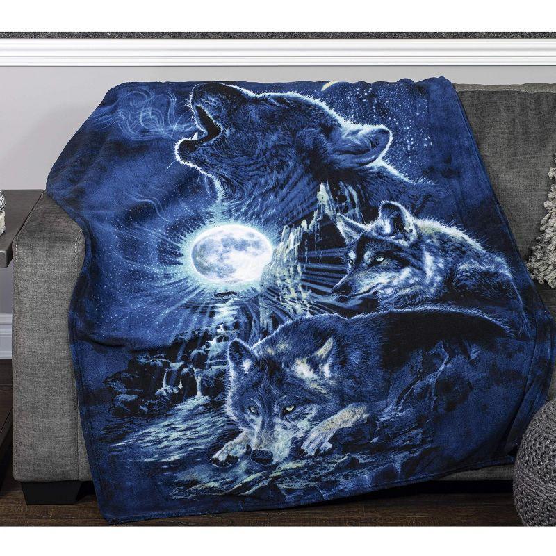 Dawhud Direct 50" x 60" Fleece Blanket for Bed For Boys, Men, Unisex and Kids