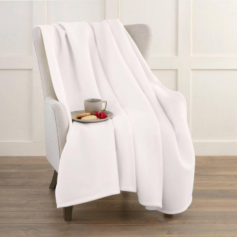 Luxurious King-Sized Ivory Fleece Reversible Blanket