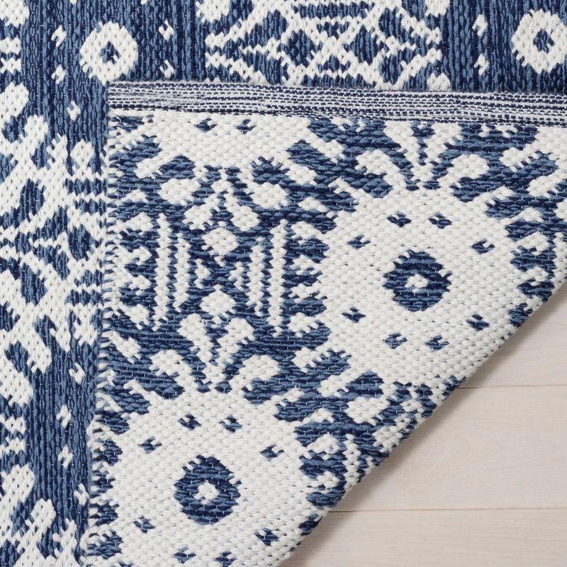 Montauk MTK612 Hand Woven Indoor Accent Rug - Navy/Ivory - 3'x5' - Safavieh