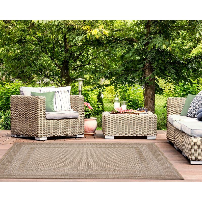 Liora Manne Orly Border Indoor/Outdoor Rug..