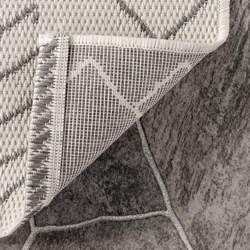 Nuloom Serna Diamond 8x11 Indoor/Outdoor Area Rug for Living Room Patio Deck Front Porch Kitchen, Ivory/Dark Grey