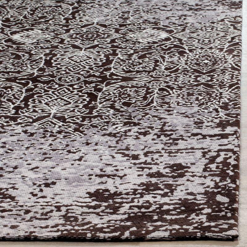 Classic Vintage CLV224 Loomed Indoor Area Rug - Silver/Brown - 4'x6' - Safavieh