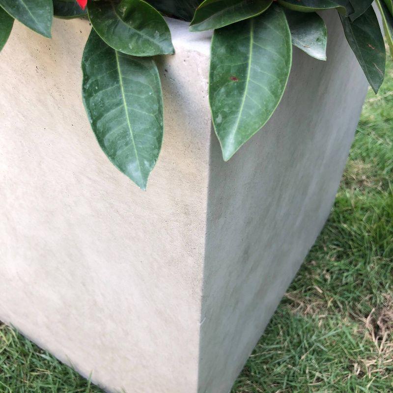 Rosemead Home & Garden, Inc. Kante Lightweight Modern Outdoor Concrete Square Planter